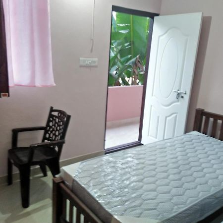 Metro Mens Hostel Kochi Luaran gambar